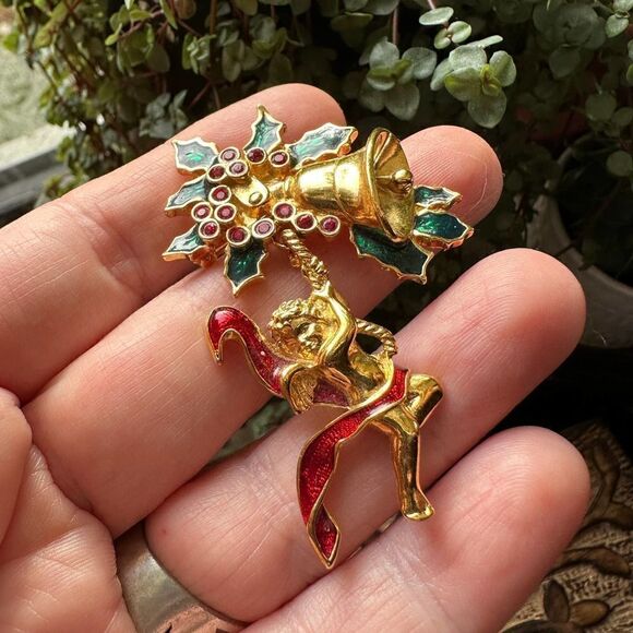 Vintage Signed Smithsonian Christmas Cherub Gold Tone Red Enamel Pin Brooch - Picture 4 of 5